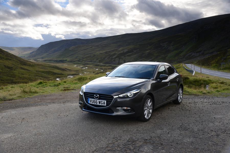  Mazda3 Hatchback 2016 года  (UK) (фото 7 из 22)